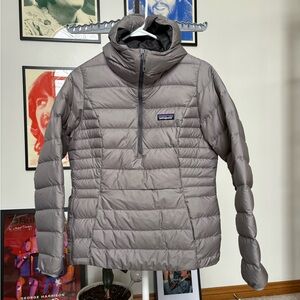 Patagonia down pullover jacket size small